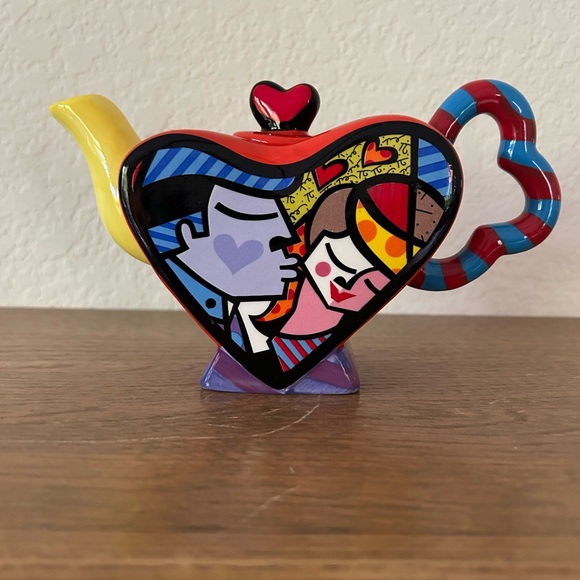 ROMERO BRITTO teapot colorful heart.  BRITTO collection 2010 - Picture 1 of 9